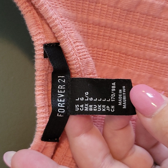 Cropped textured tee - Picture 2 of 3